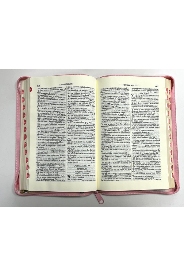 biblia-076-zti-roz-floral_02_1-carti-crestine-londra